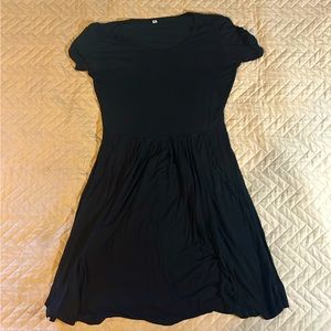 Medium black flowy t shirt dress with pockets